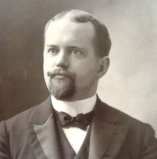 Photo of photos/William Leslie MacLennan 1872-1913 portrait_